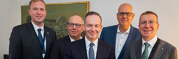 Gruppenbild mit Bundesverkehrsminister Wissing